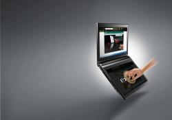 キーボードがないノートパソコン、14型液晶×2枚搭載の「ICONIA