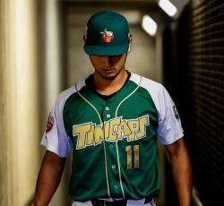 ダルビッシュ有、パドレス傘下“1A”チームのユニフォーム姿を披露