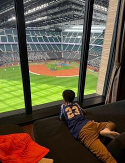 北海道日本ハムファイターズ　ダルビッシュ有　サウナ 妻が“ダルビッシュと子どもたちの北海道旅行”報告、次男と三男連れて