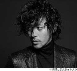 アカルイミライ　映画パンフレット　オダギリジョー Amazon.co.jp: 映画パンフレット 「アカルイミライ」 監督/脚本